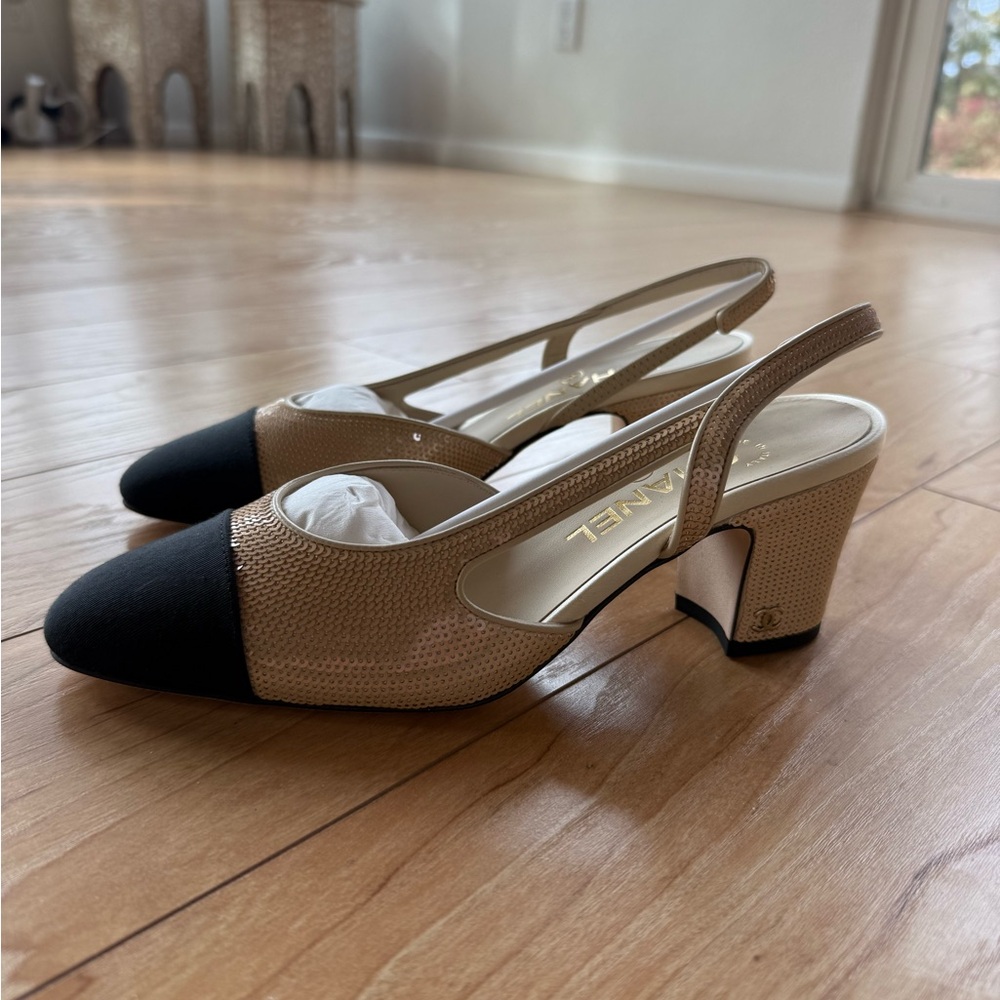 CHANEL Black and Tan Slingback Heels